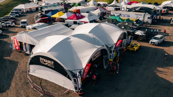 autonäyttelyn teltat